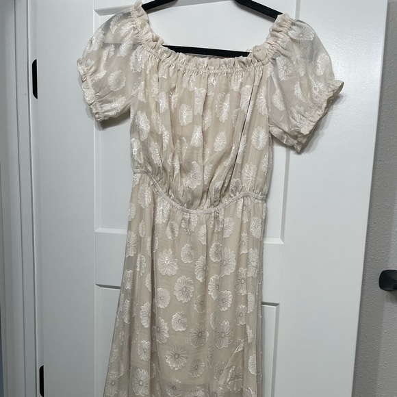 Lulus Off the Shoulder Maxi Dress Cream Floral Jacquard Womens Small - Picture 2 of 5